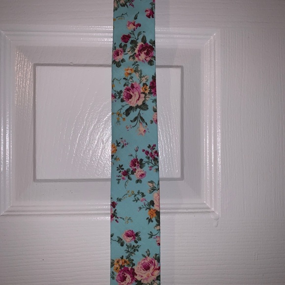 Hand Made Floral Tie! - Picture 6 of 6
